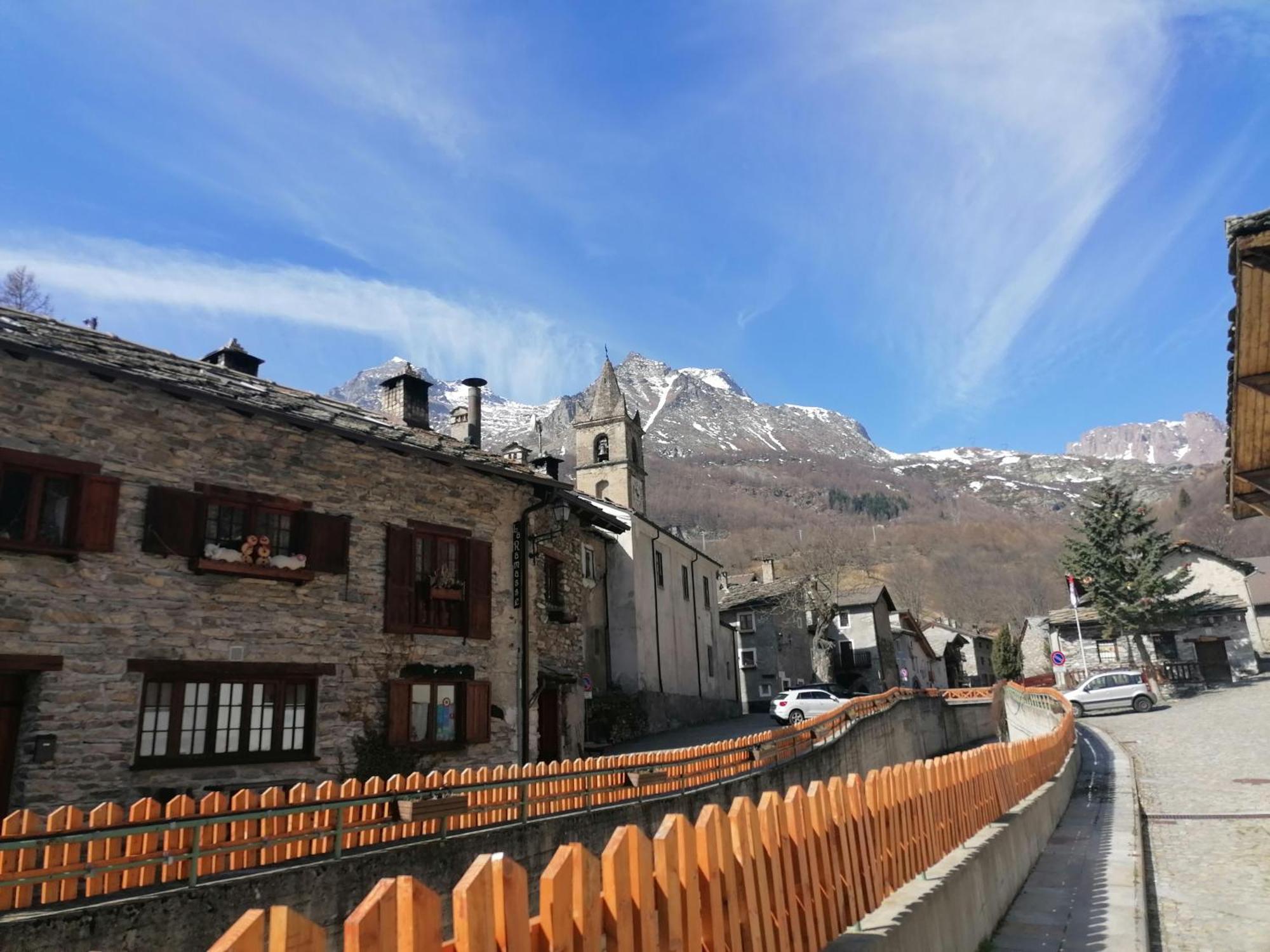 Ca Ad Me Pare Alloggio Con Terrazza Panoramica มอนเชนิซิโอ ภายนอก รูปภาพ